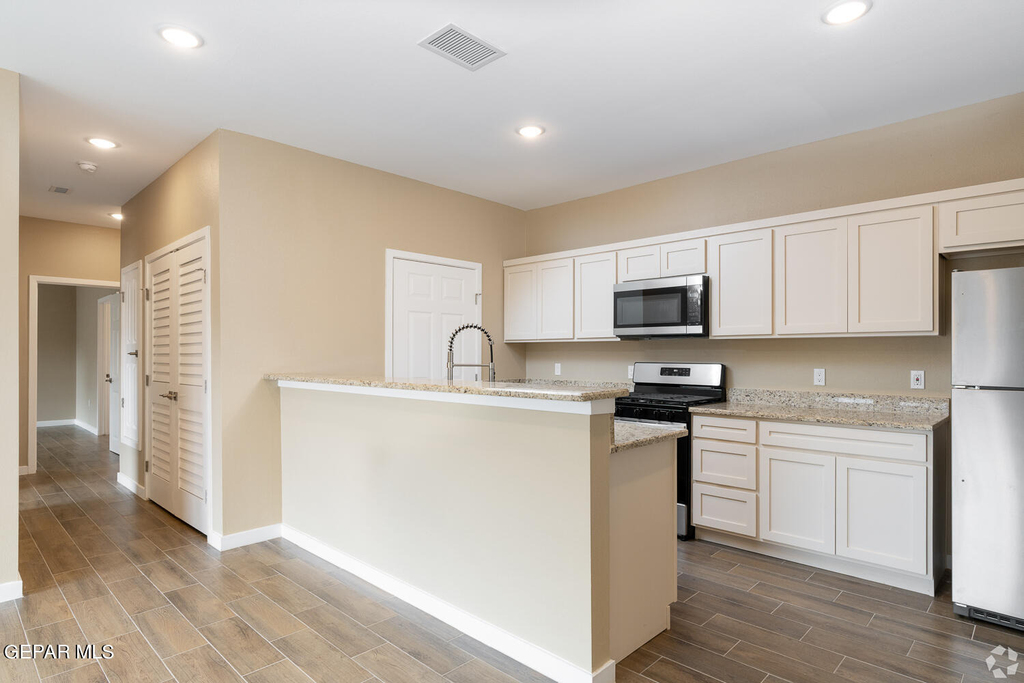 9779 Mccombs Street - Photo 2