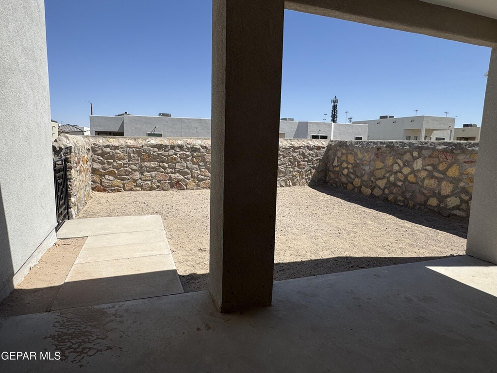 13079 Emerald Hills Avenue - Photo 30