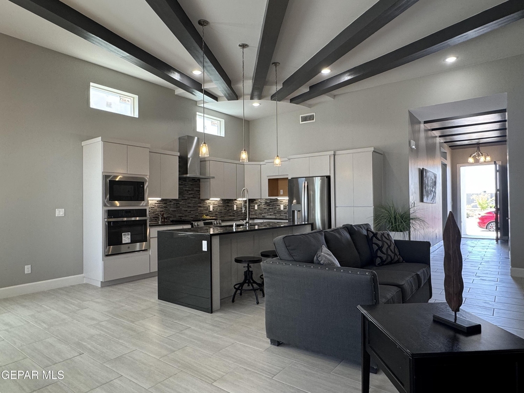13079 Emerald Hills Avenue - Photo 7