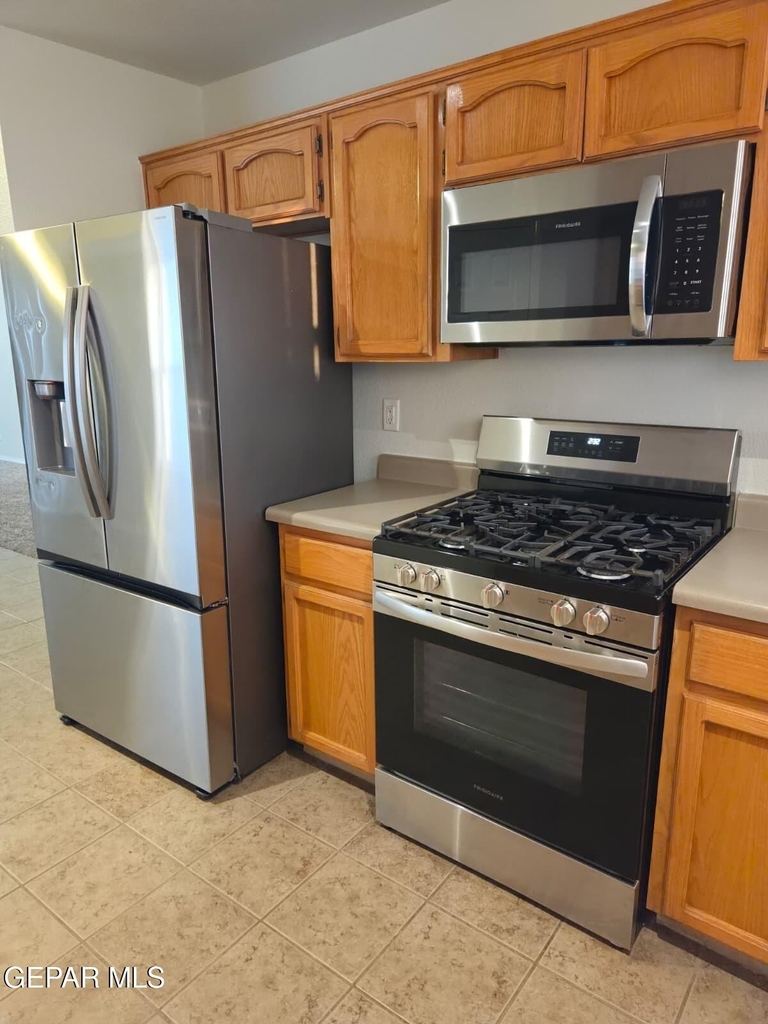 2988 Tierra Cortez Avenue - Photo 3