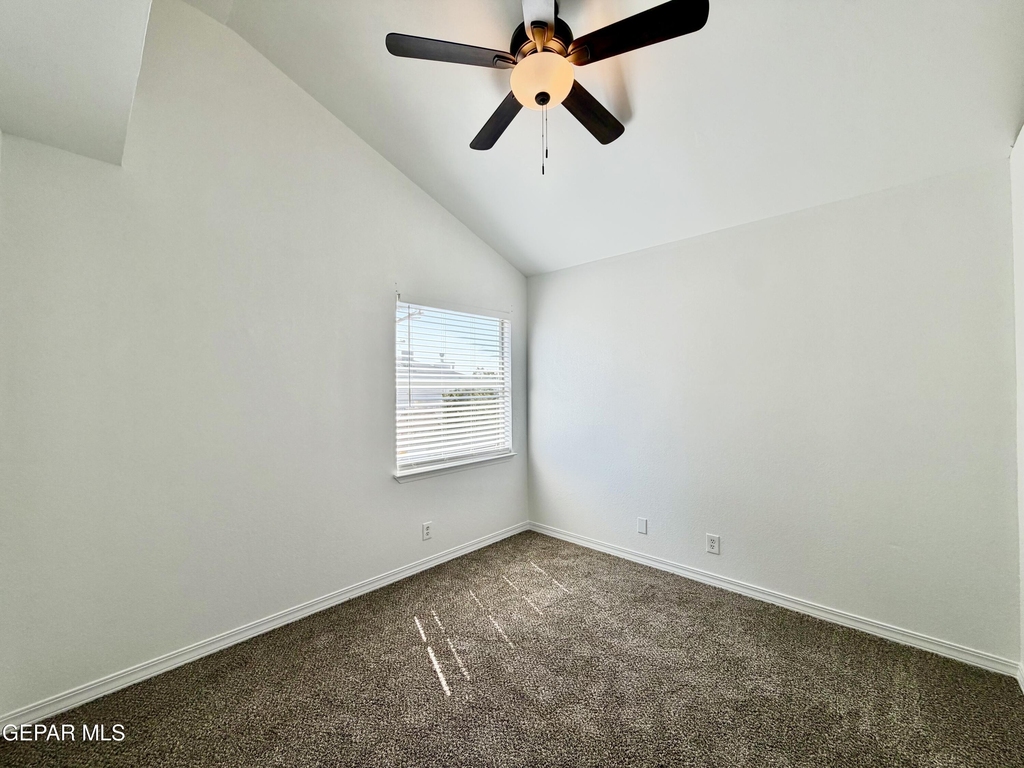 1924 Sun Tide Drive - Photo 19