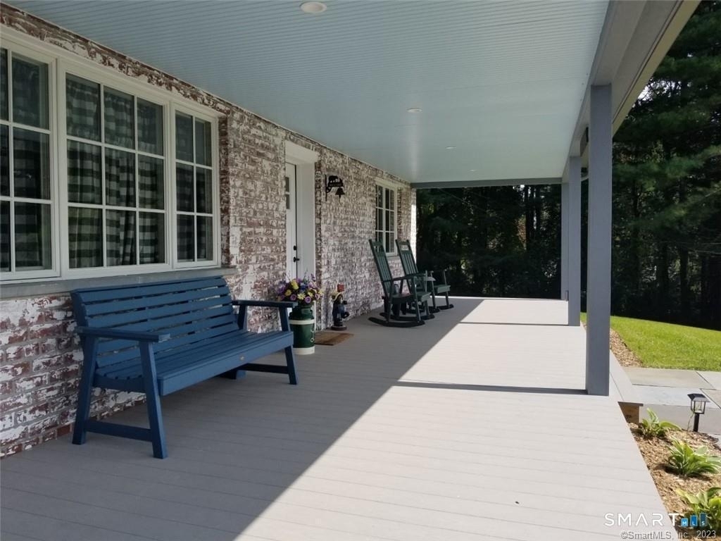 11 Apple Way - Photo 2