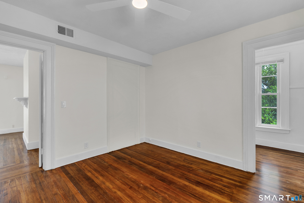 7 University Place - Photo 14