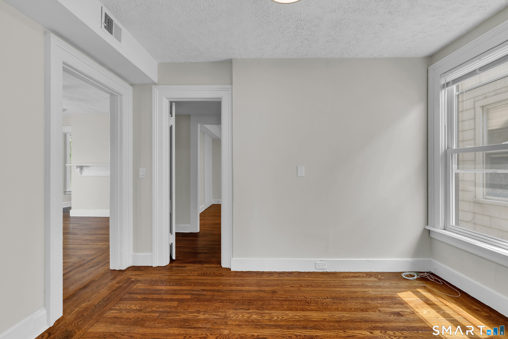 7 University Place - Photo 10