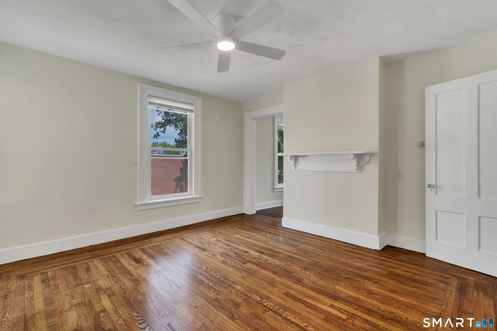 7 University Place - Photo 3