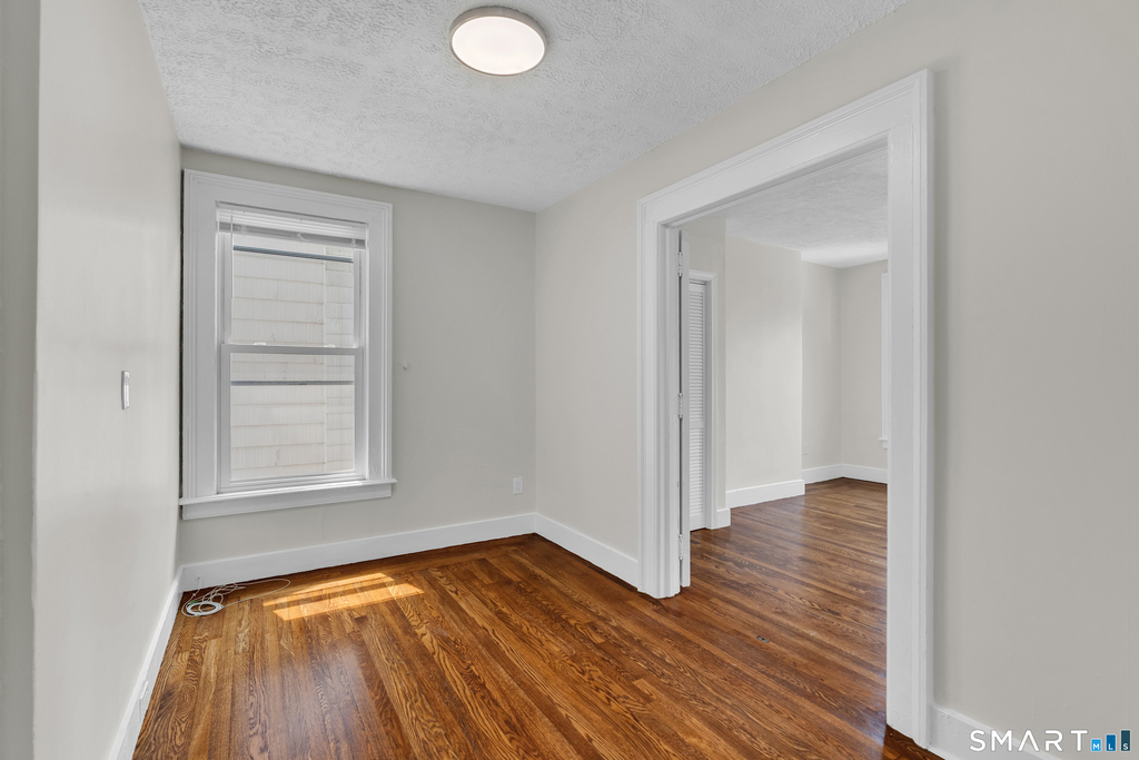 7 University Place - Photo 11
