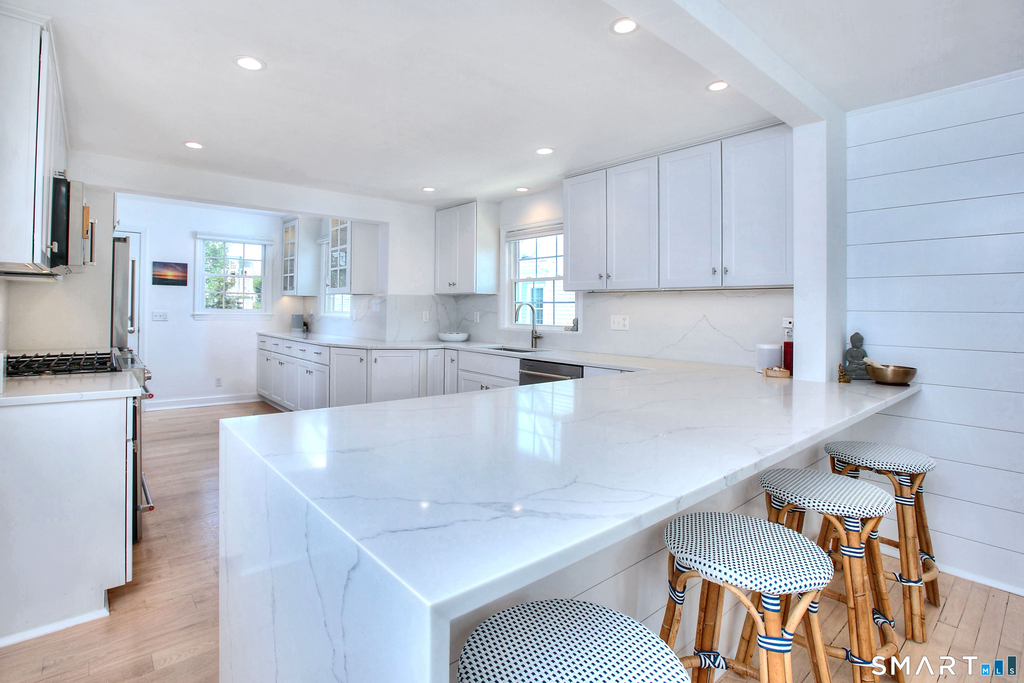 537 Penfield Road - Photo 4