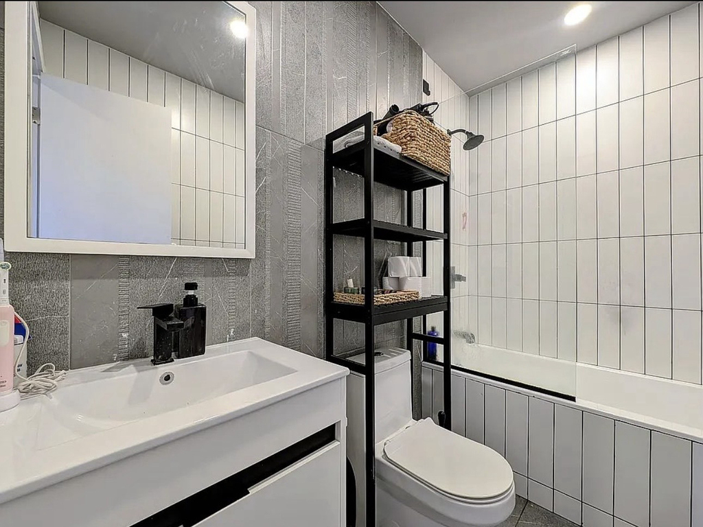 1354 Jefferson Avenue - Photo 4