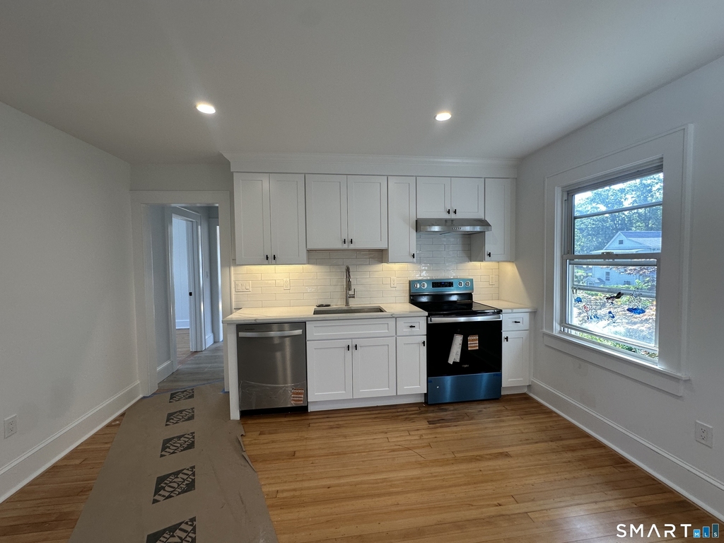 18 Parker Avenue - Photo 2