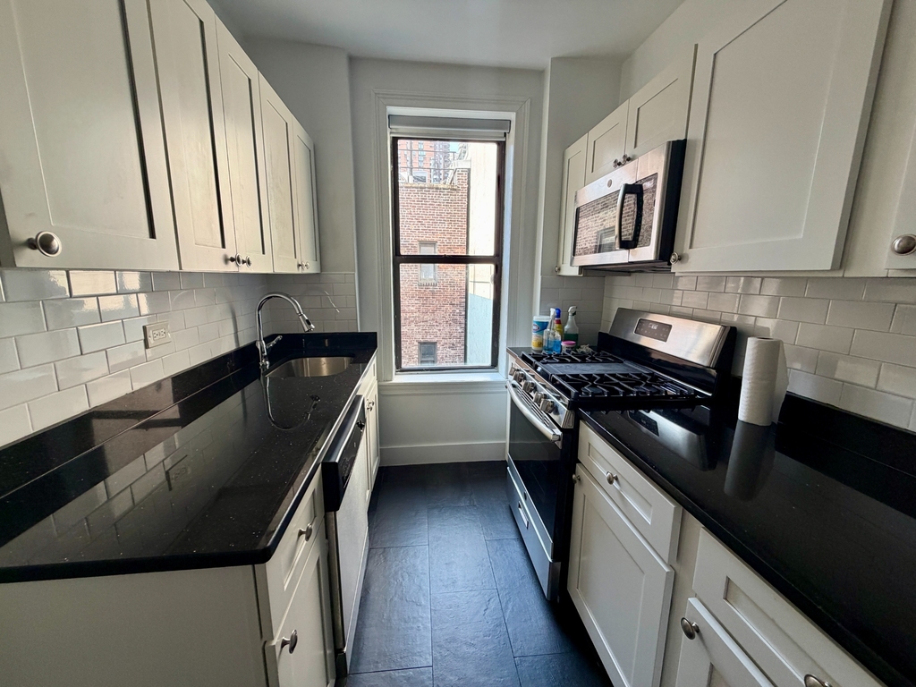 West 45th Street and 9th Ave - Photo 8