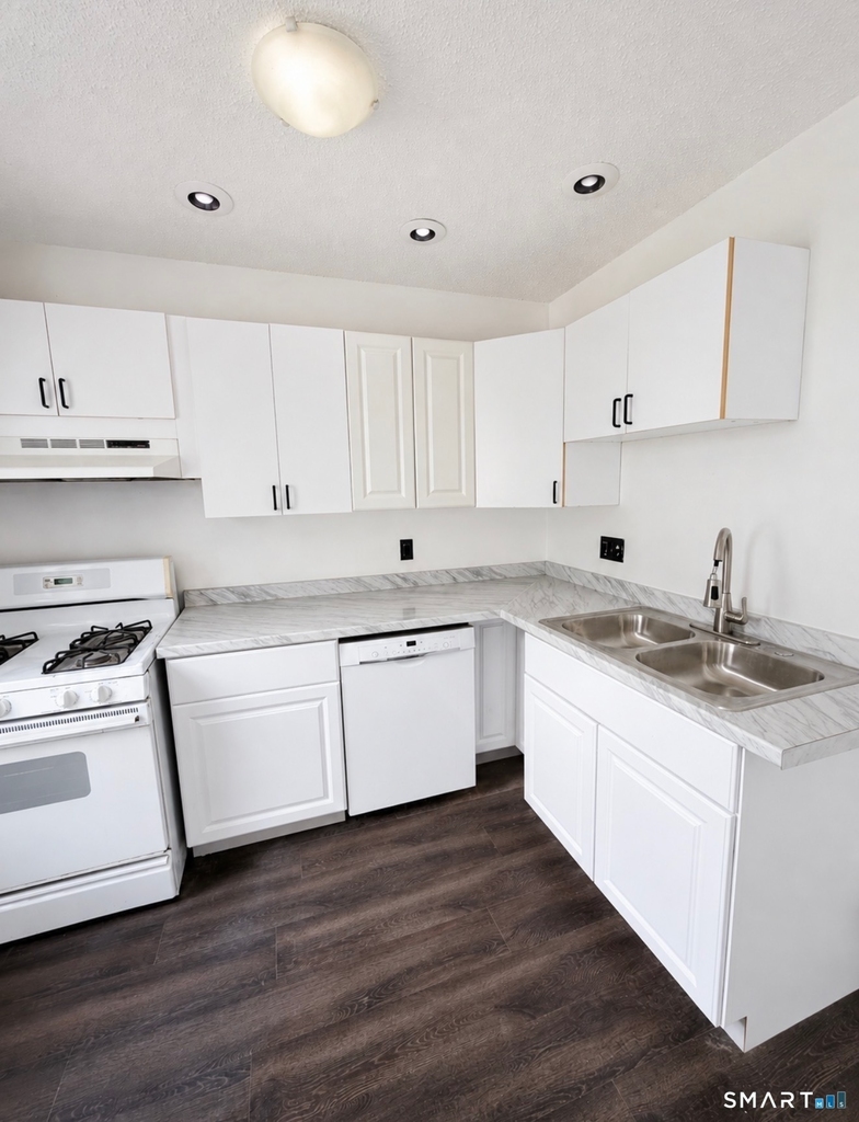 309 Terrace Avenue - Photo 2