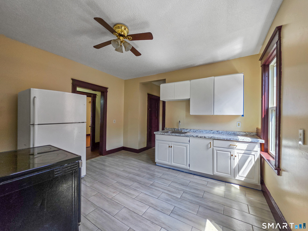 2-4 Mortson Street - Photo 6