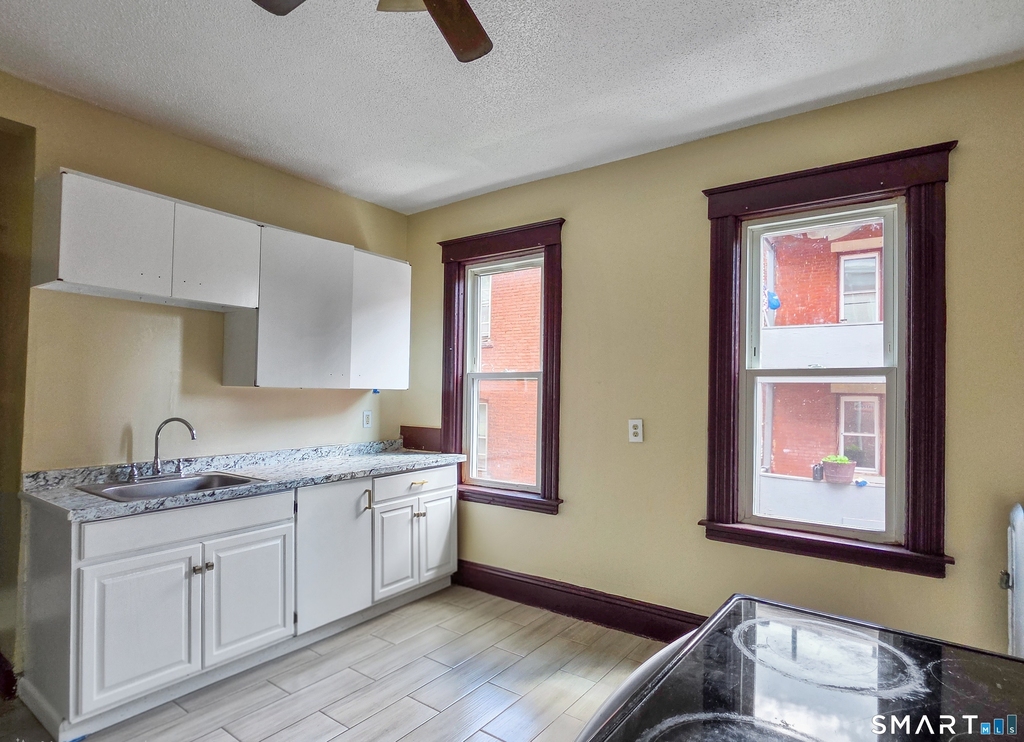 2-4 Mortson Street - Photo 7