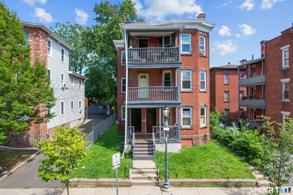 2-4 Mortson Street - Photo 0