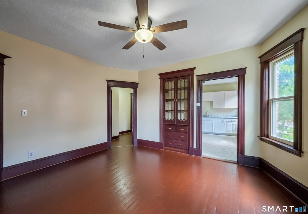 2-4 Mortson Street - Photo 2
