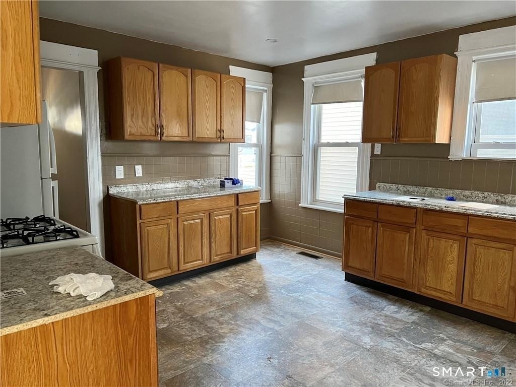 265 Bunnell Street - Photo 1