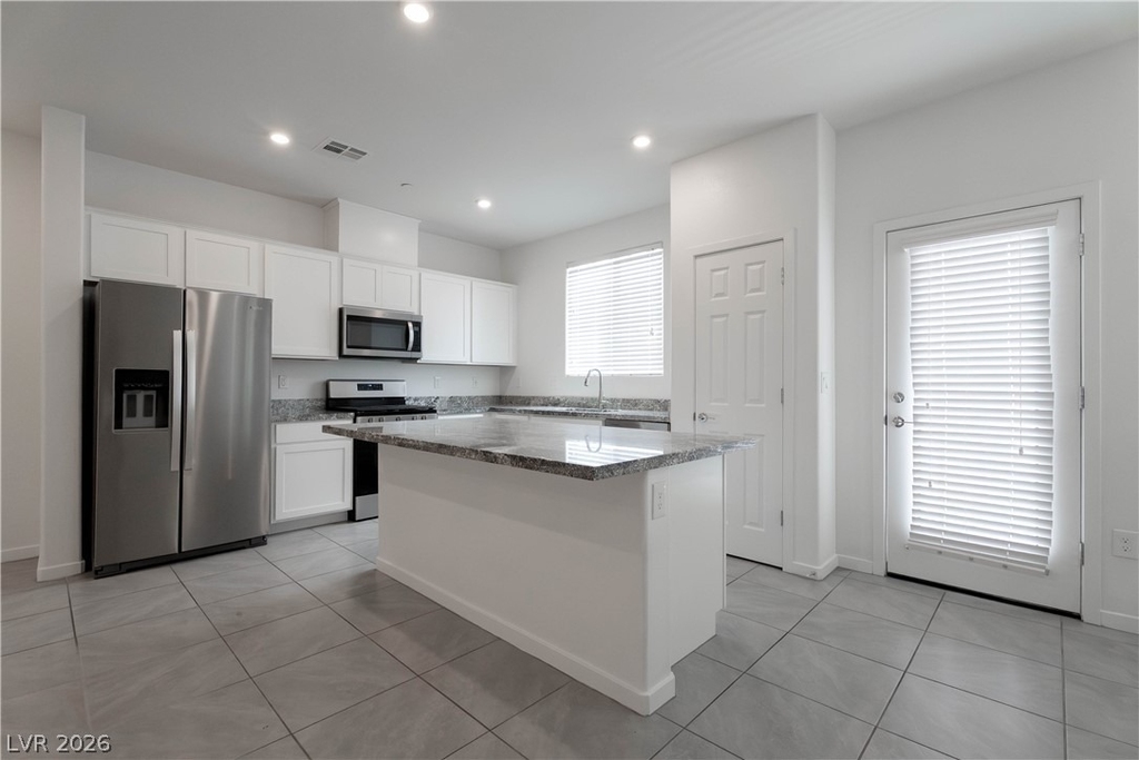 902 Bronzite Street - Photo 17