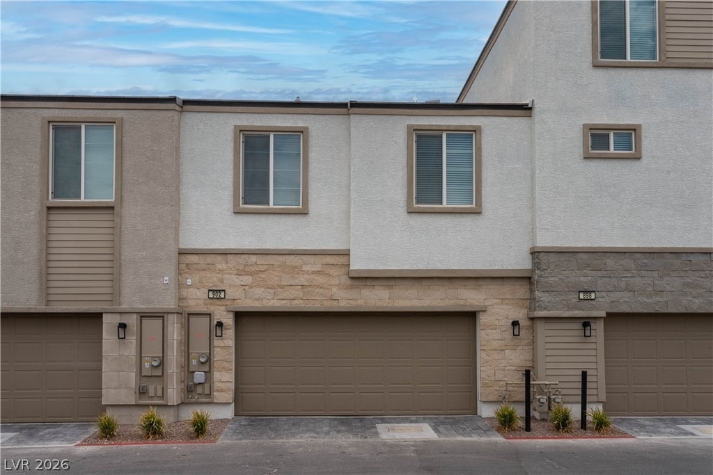 902 Bronzite Street - Photo 38
