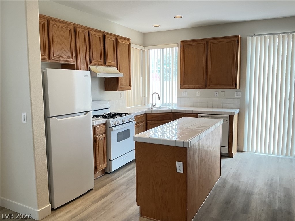 635 Landview Court - Photo 2