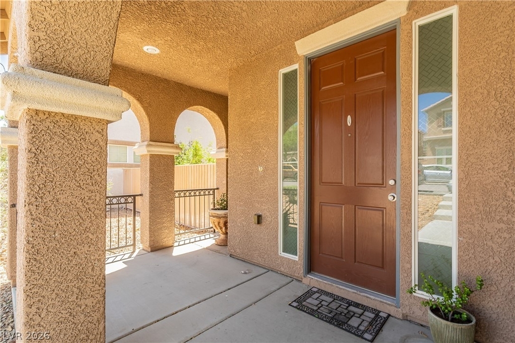 8611 Splendid Leaf Court - Photo 5