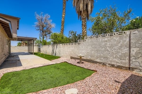 733 Strawberry Place - Photo 25