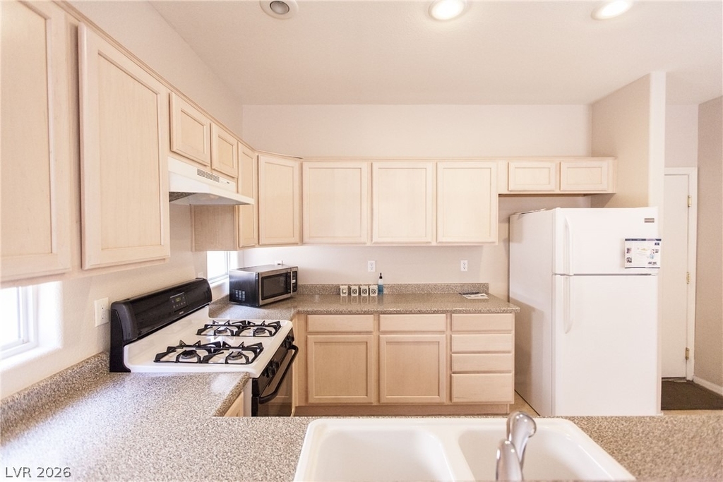8549 Peaceful Dreams Street - Photo 9
