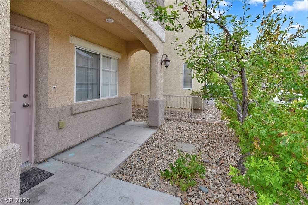 9905 Mustang Creek Way - Photo 2