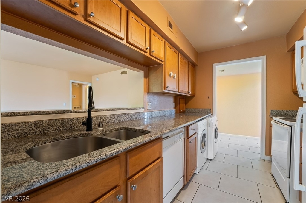 2843 Geary Place - Photo 10