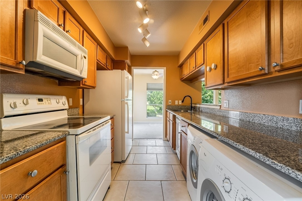 2843 Geary Place - Photo 13