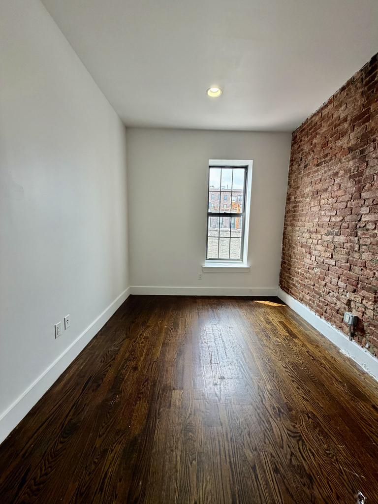 3021 Tilden Avenue - Photo 12