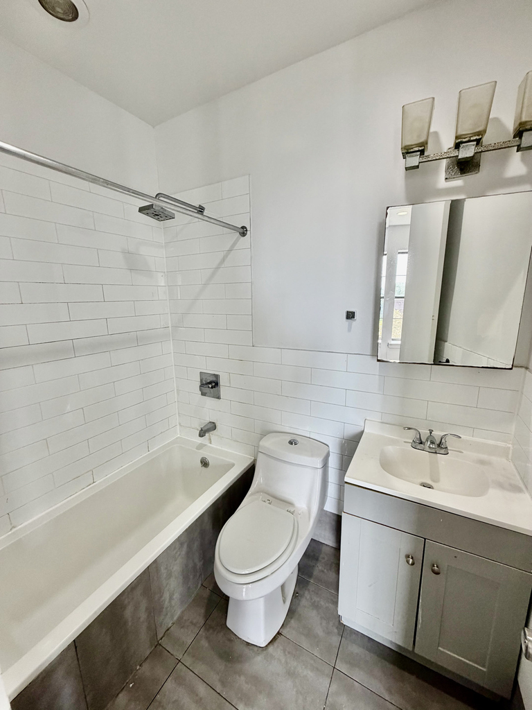 3021 Tilden Avenue - Photo 11