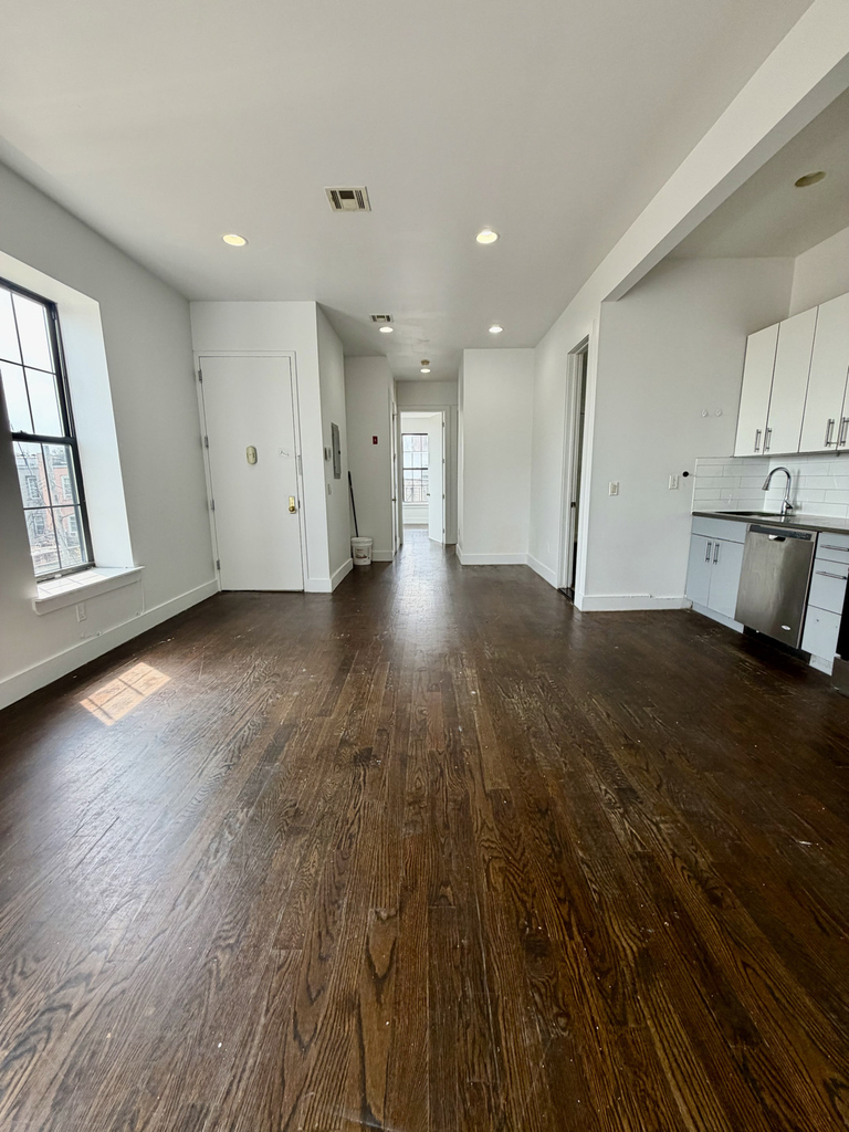 3021 Tilden Avenue - Photo 3