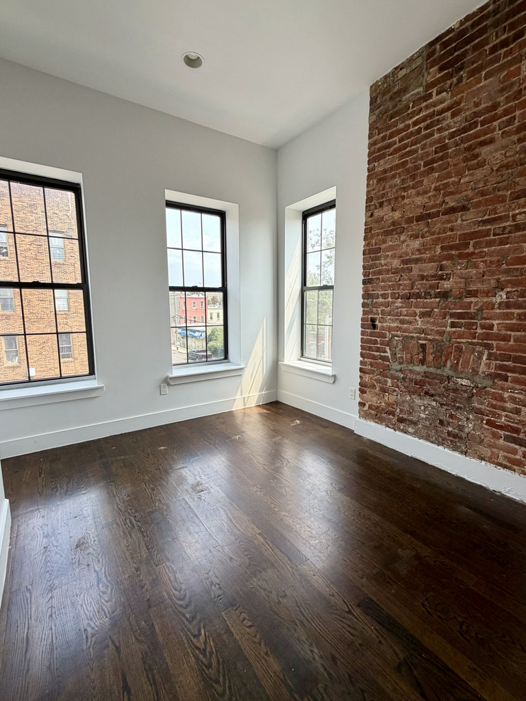 3021 Tilden Avenue - Photo 6