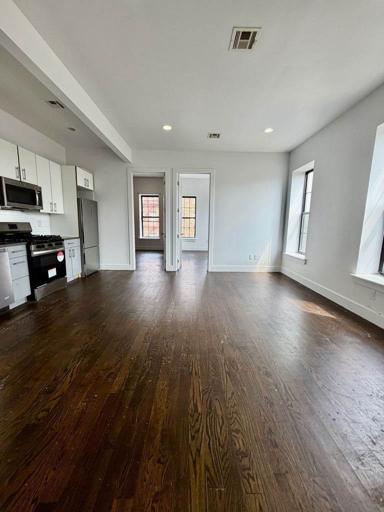 3021 Tilden Avenue - Photo 1
