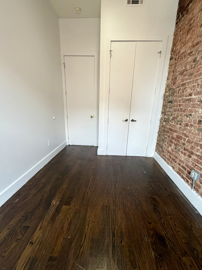 3021 Tilden Avenue - Photo 5