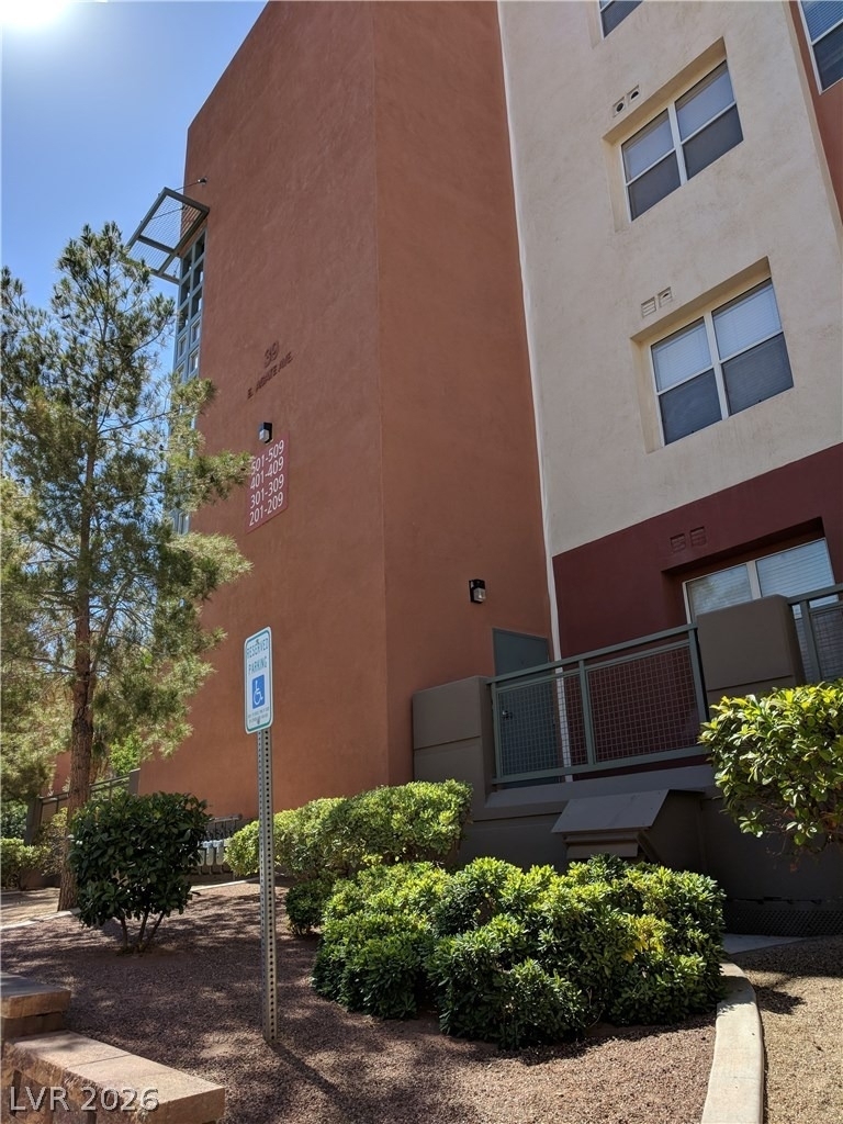 39 E Agate Avenue - Photo 1