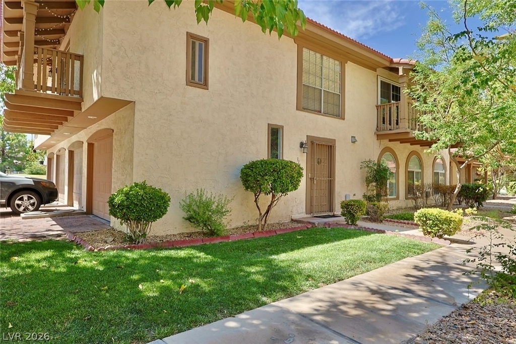 3181 Pinehurst Drive - Photo 2