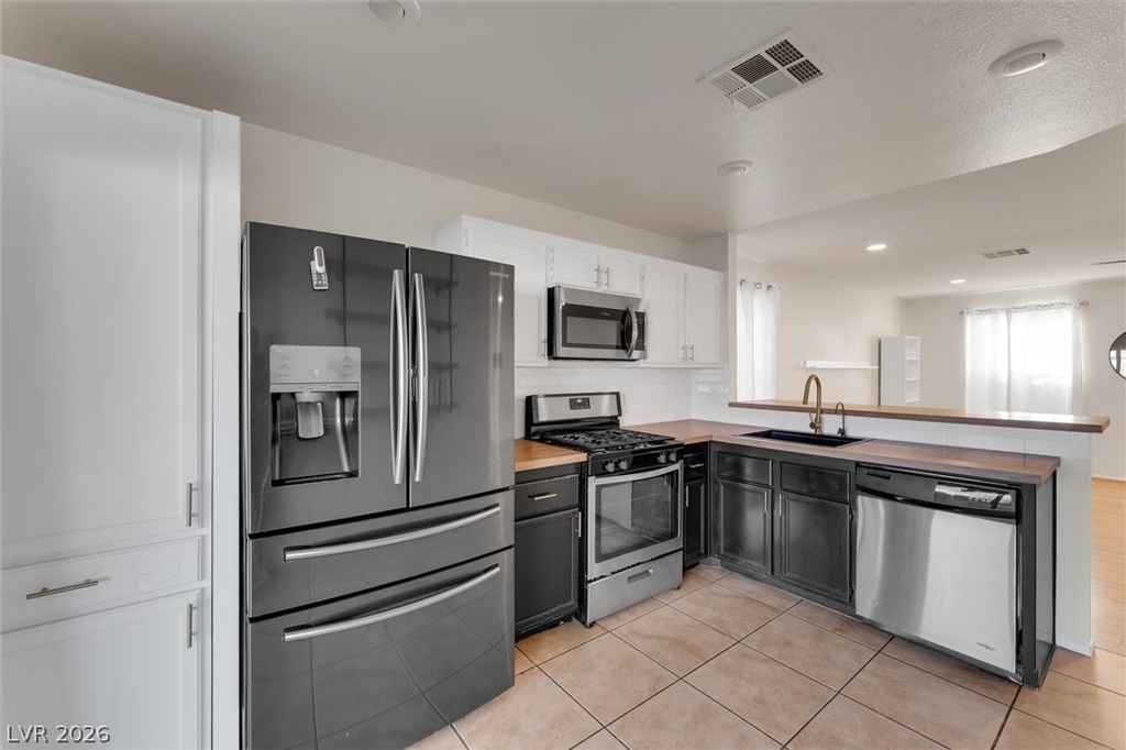 1072 Sky Rock Court - Photo 6