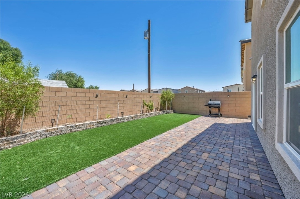 630 Harmony Rock Avenue - Photo 0
