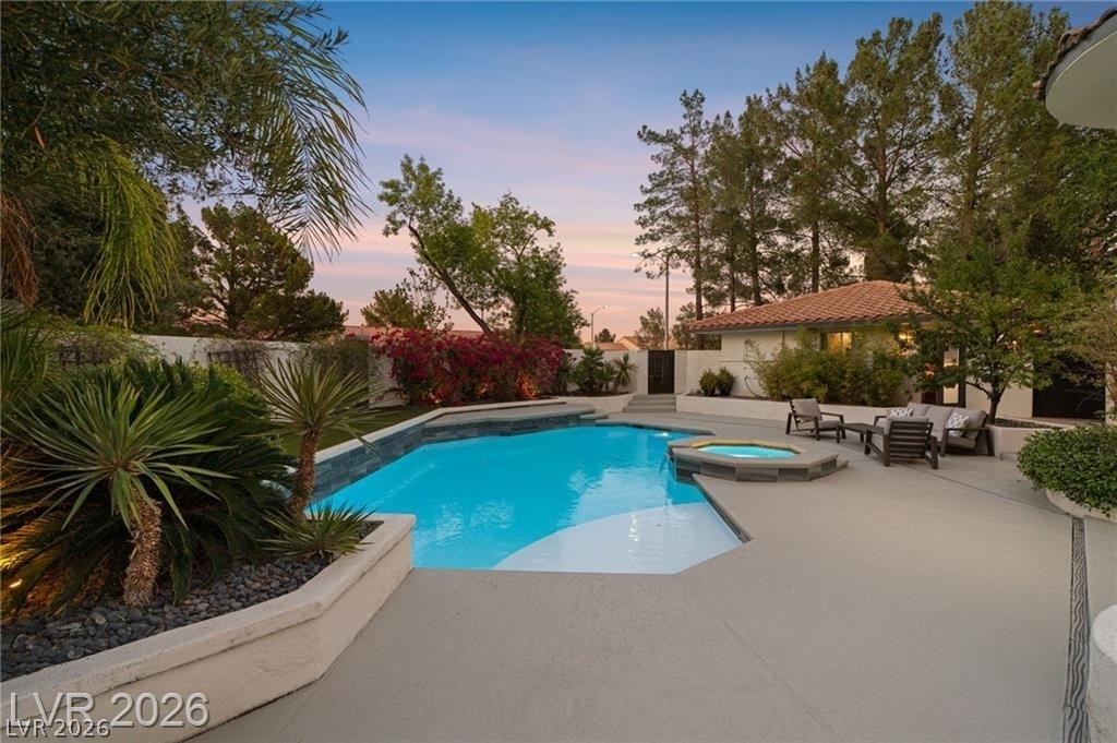 2233 Versailles Court - Photo 3