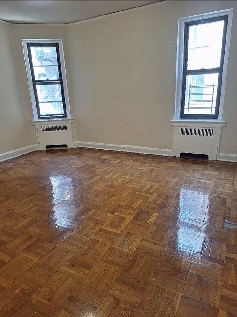 41-07 42nd St,Sunnyside,NY 11104 - Photo 0
