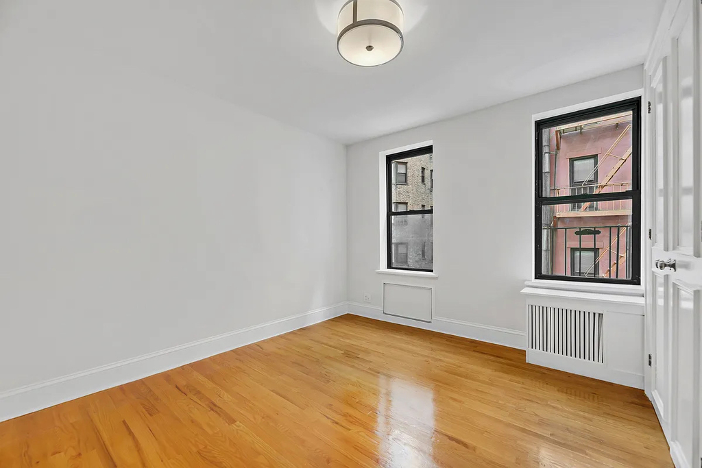 226 East 70th Street - Photo 3