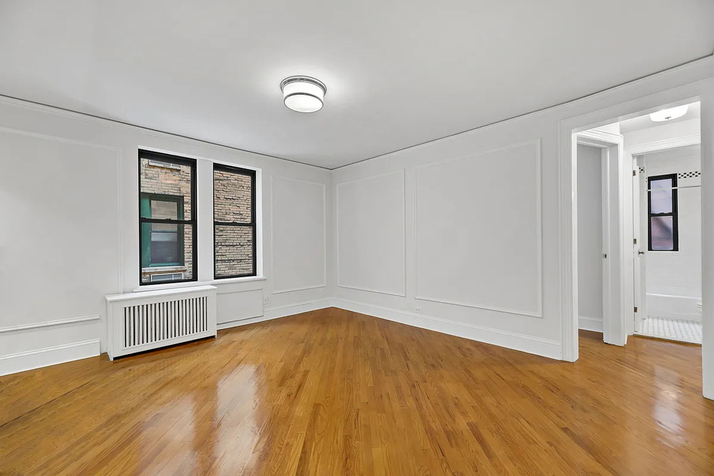 226 East 70th Street - Photo 1