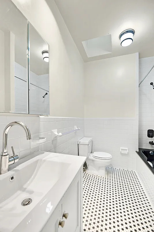 121 Madison Avenue - Photo 5