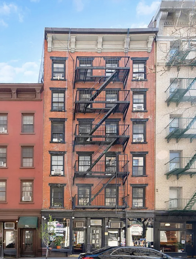 98 Christopher Street - Photo 4