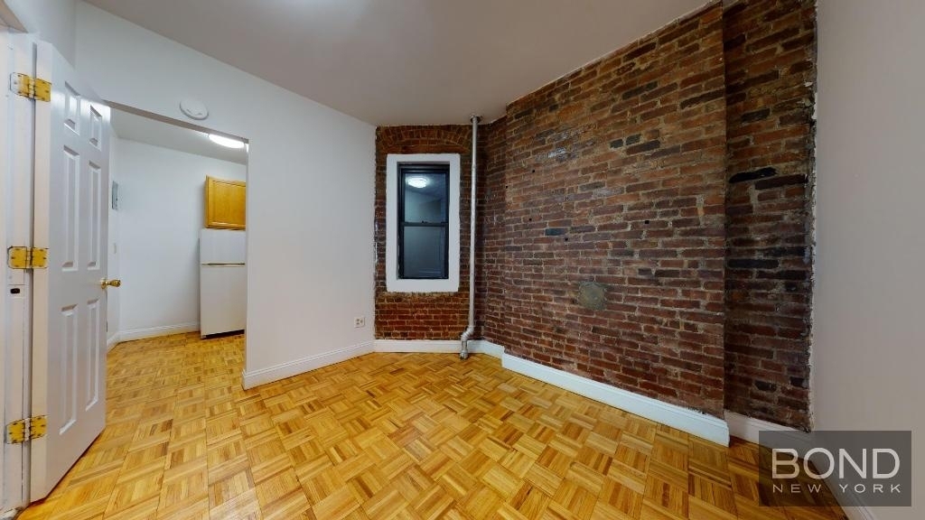 405 West 50th Street - Photo 0