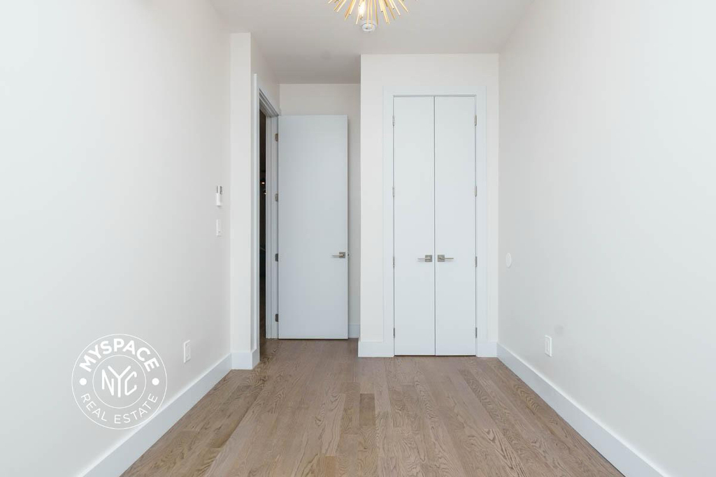 99 Varet Street - Photo 9
