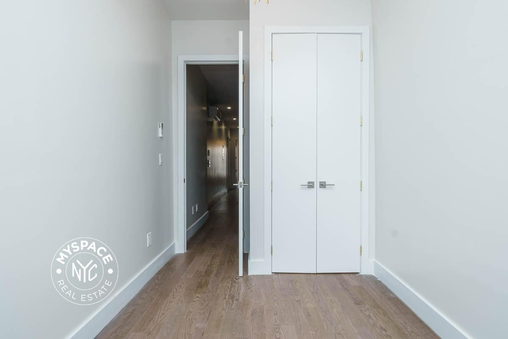 99 Varet Street - Photo 5