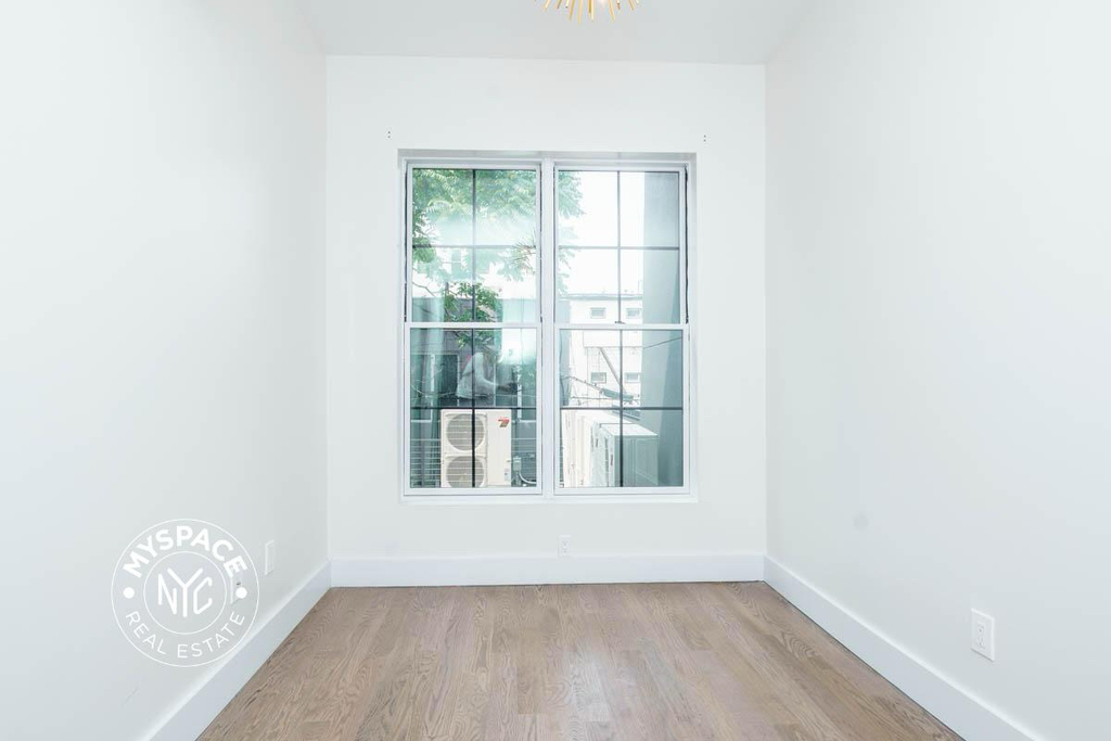 99 Varet Street - Photo 8