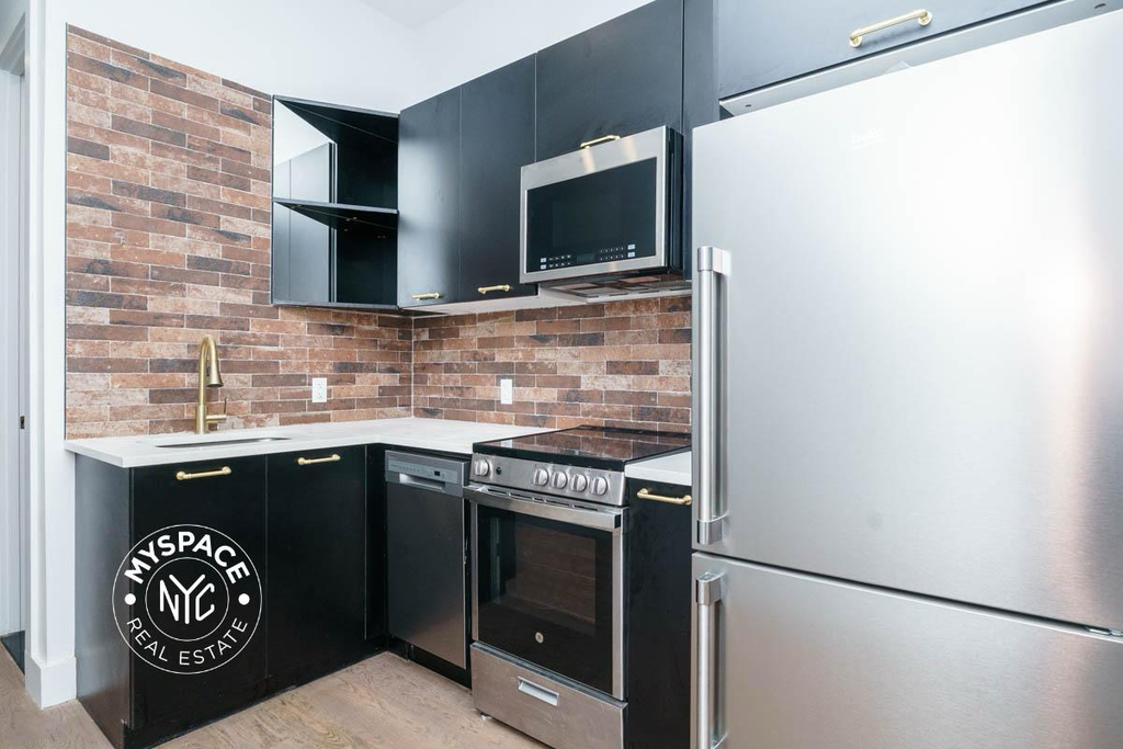 99 Varet Street - Photo 3